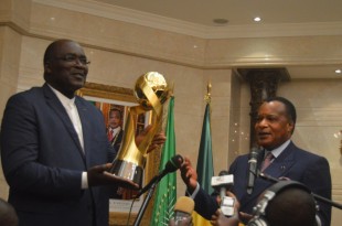 Le-President-Denis-SASSOU-NGUESSO-offre-2-trophees-a-la-CAHB-1080x675